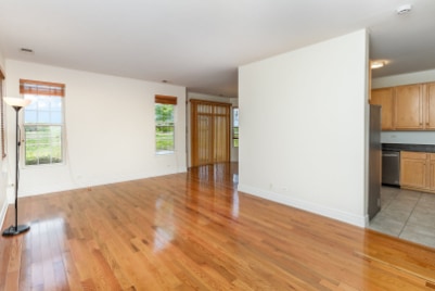 Building Photo - 593 Springbrook Trl N