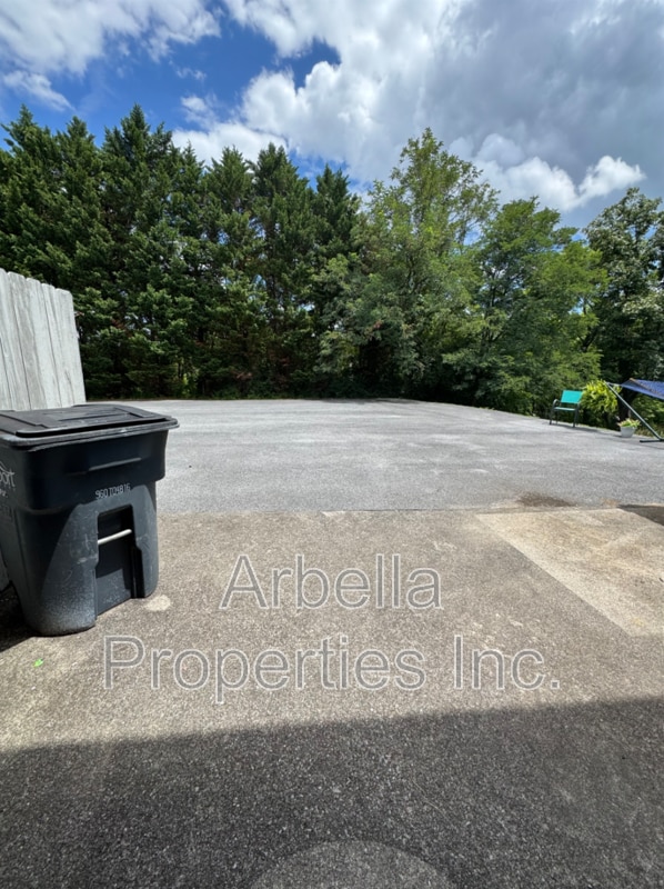 Building Photo - 1733 Blakewood Ct