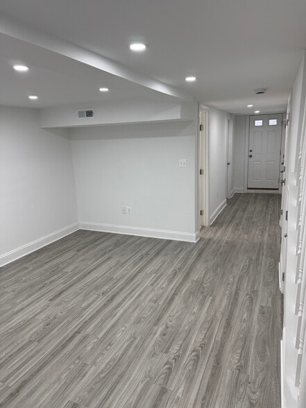 Building Photo - 3909 Brehms Ln