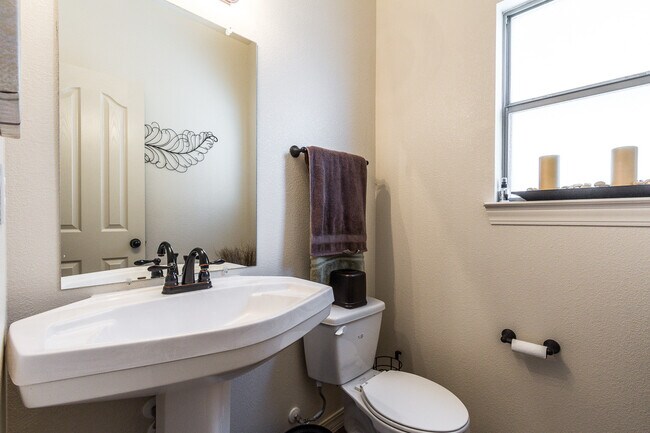 Building Photo - Home For Rent - Amazing 2 Story Home w/ Re...