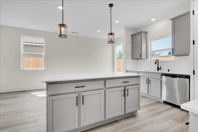 Building Photo - New Construction!