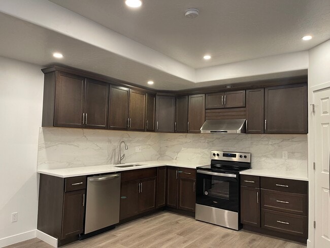 Building Photo - 6373 S Largo Vis Dr