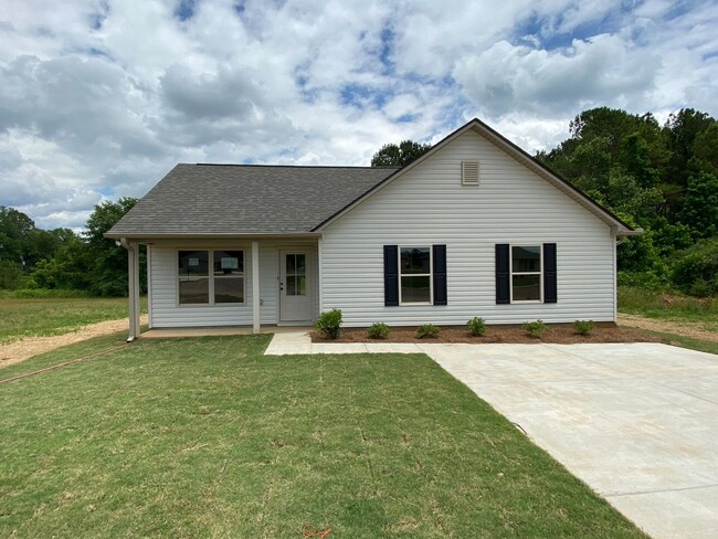 Primary Photo - Terrific Home for Rent in Talladega, AL!!!...