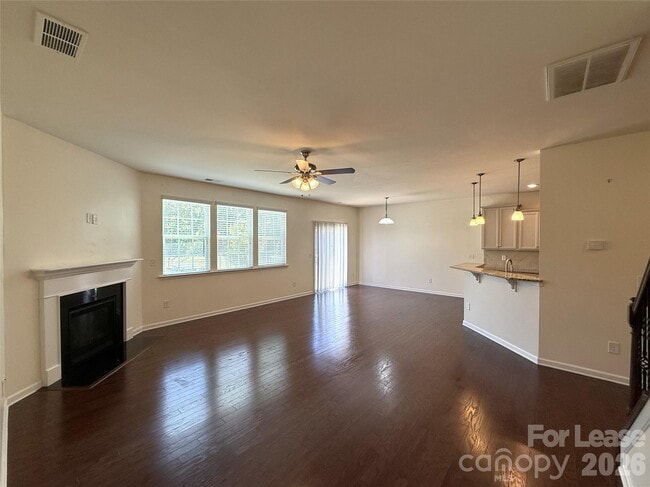 Building Photo - 6911 Agnew Dr