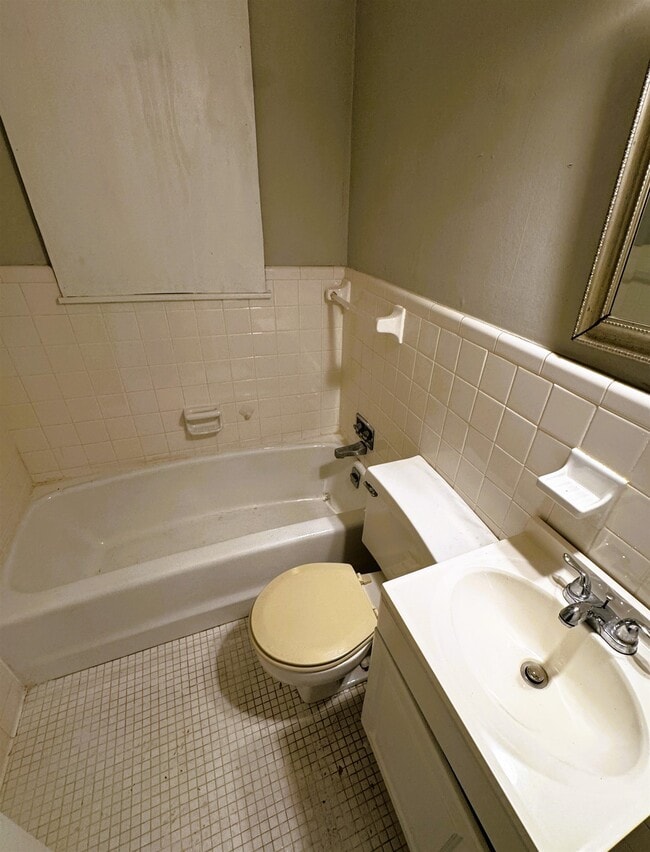 Building Photo - 3829 Guernsey Ave