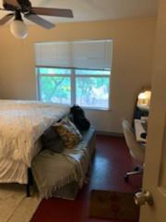 Building Photo - 2905 Robinson Ave