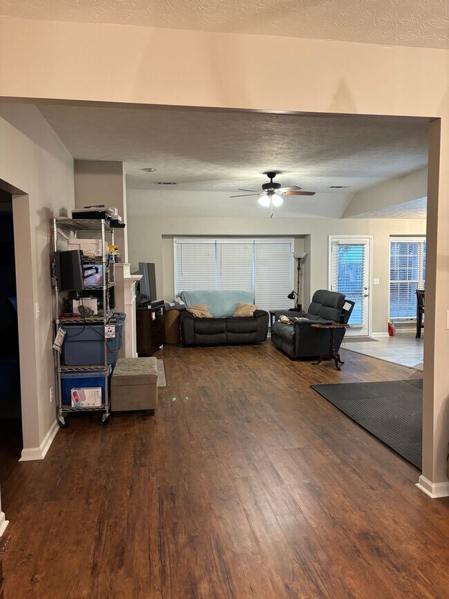 Building Photo - Wonderful home in Thorington Trace for rent!