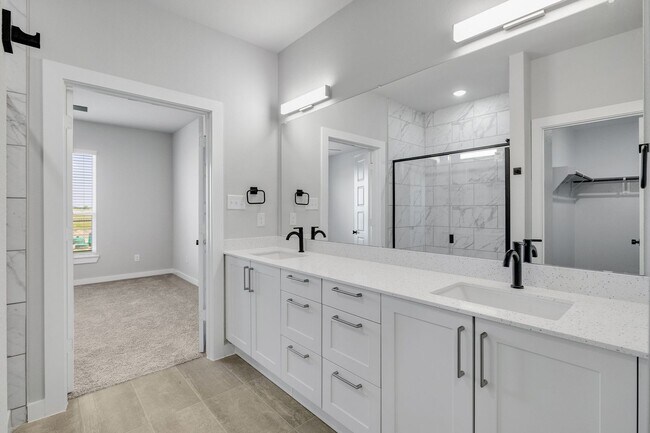 Building Photo - AVAILABLE NOW! EDGEWOOD ESTS DUPLEX LOCATED ON 1-ACRE LOT IN MIDLOTHIAN, TX!