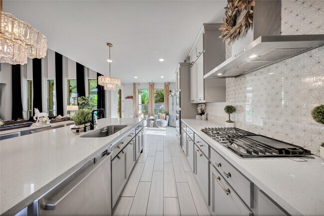 Building Photo - 8826 Forest Side Dr