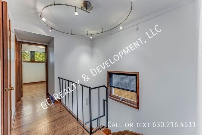 Building Photo - 5217 S University Ave