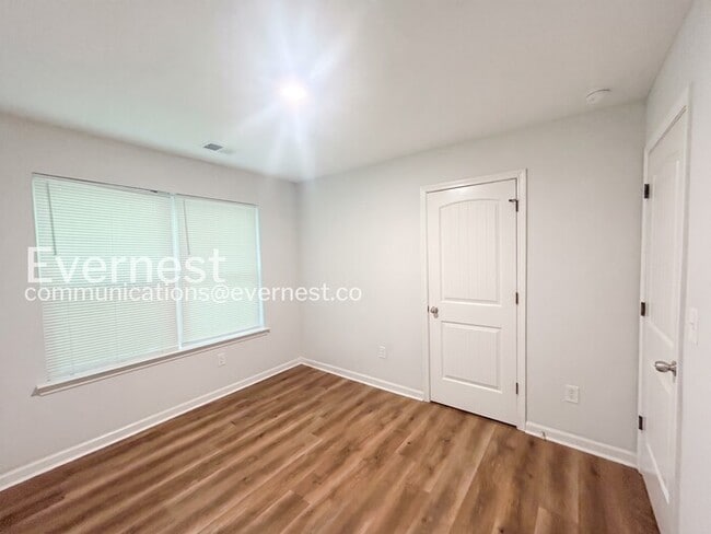 Building Photo - Modern 3-Bedroom Home in a Walkable, Bike-Friendly Community / Pet Friendly