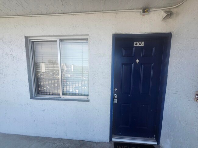 Building Photo - 8600 N Sherman Cir