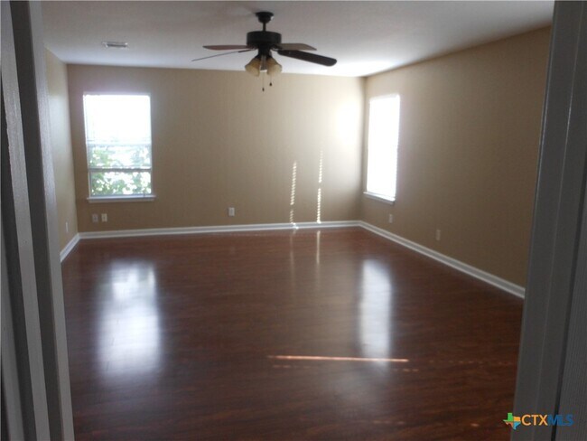 Building Photo - 617 San Augustine Blvd