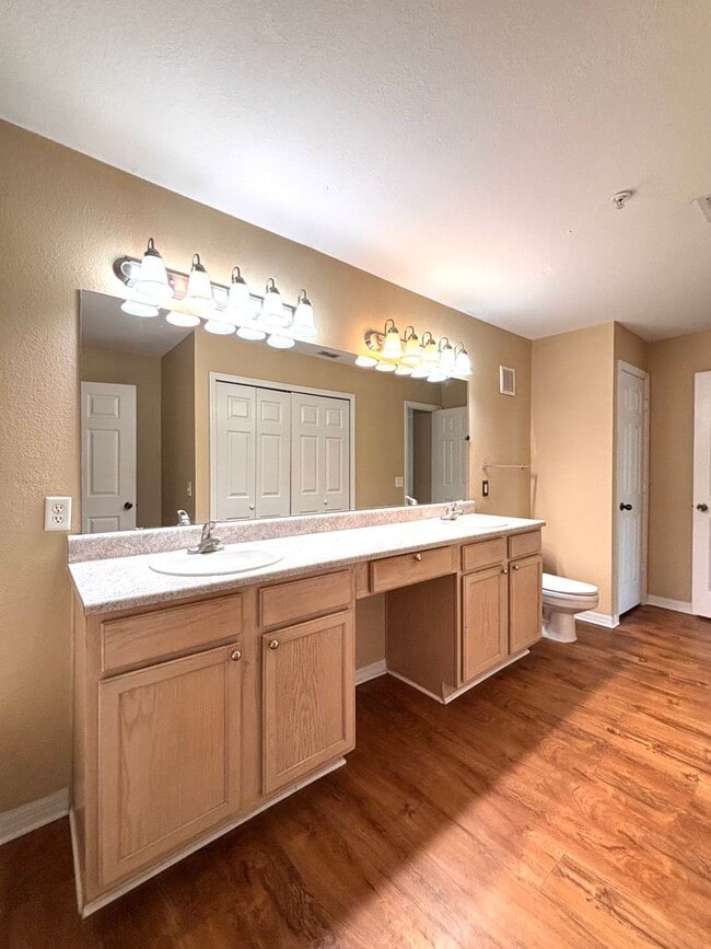 Building Photo - Reserve of Point Meadows Condo!