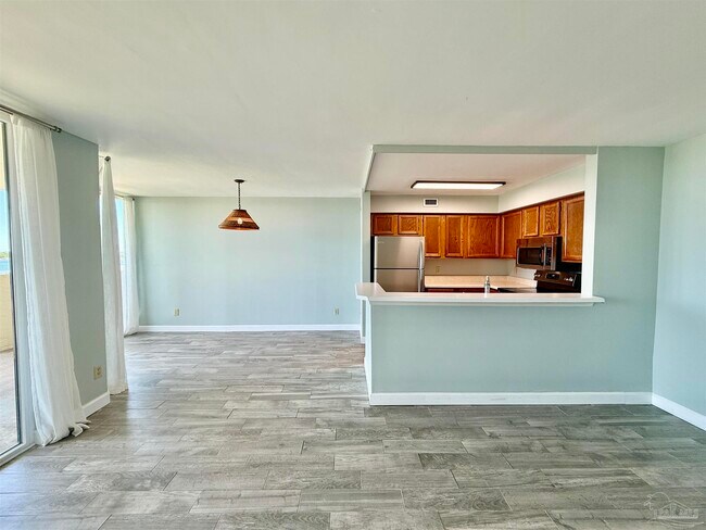 Building Photo - 900 Fort Pickens Rd