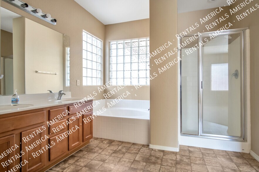 Building Photo - 4451 E Moreno Ct