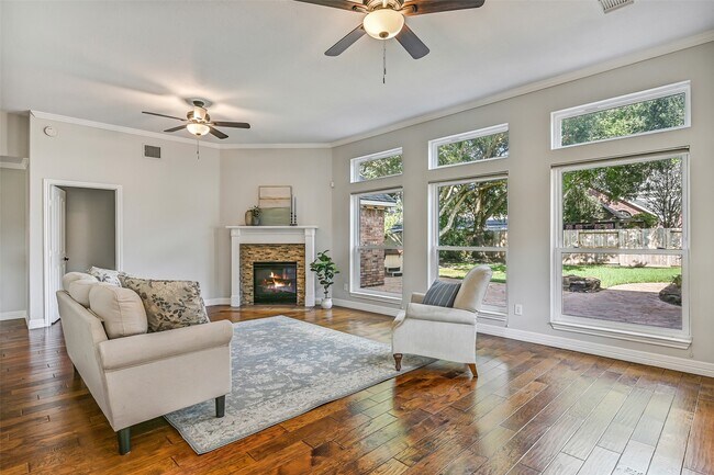 Building Photo - 513 Meadow Bend Dr