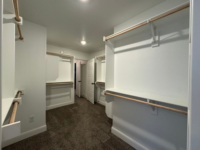 Building Photo - 424 NW 59th Ave