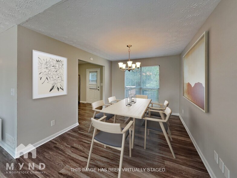 Building Photo - 3370 Saddleton Way