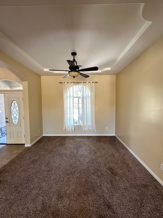 Building Photo - Spacious 4-Bed, 2-Bath Home in Gated Baker...