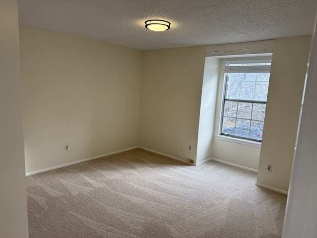 Building Photo - 2811 W Long Dr