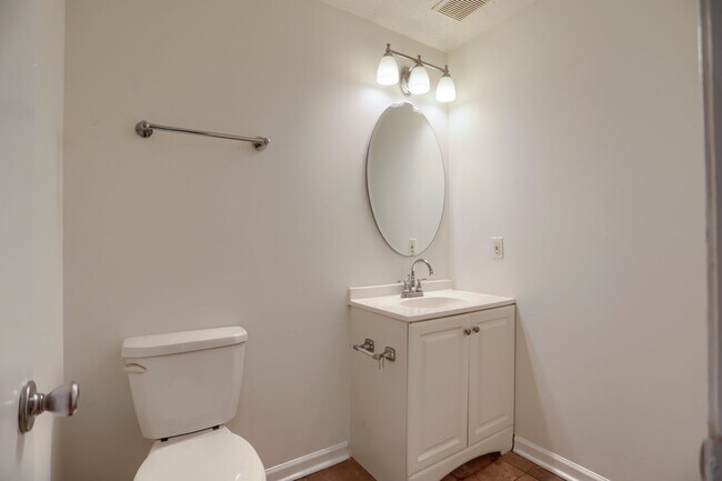 Building Photo - Contemporary Living At It's Finest in Lovely Owings Mills!!