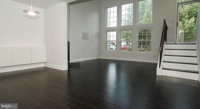 Building Photo - 3335 Oakshade Ct