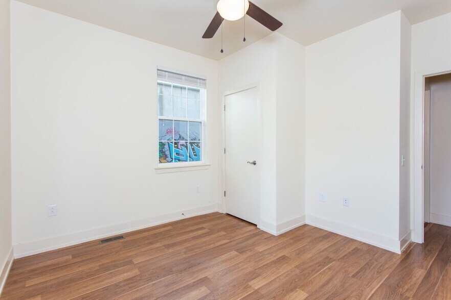 Building Photo - 697 W Berks St