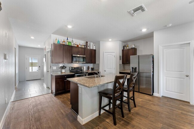 Building Photo - 829 Margay Lp