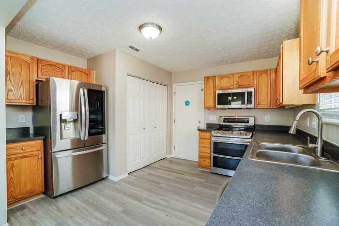 Building Photo - 3902 Genteel Dr