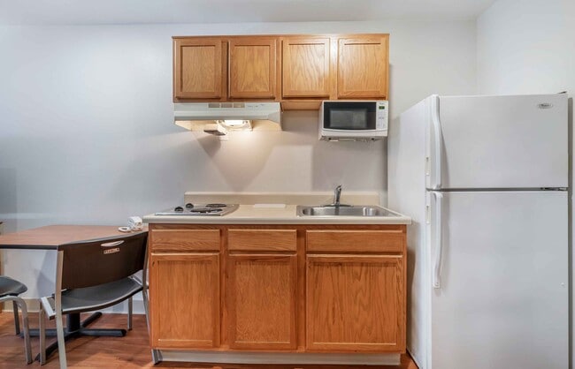 Building Photo - Furnished Studio-Laredo