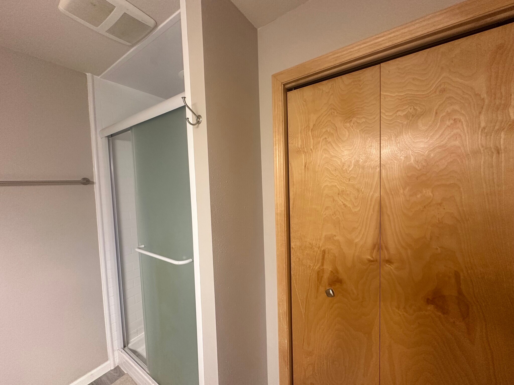 Primary bath view 2 - 3510 S Toldt Cir