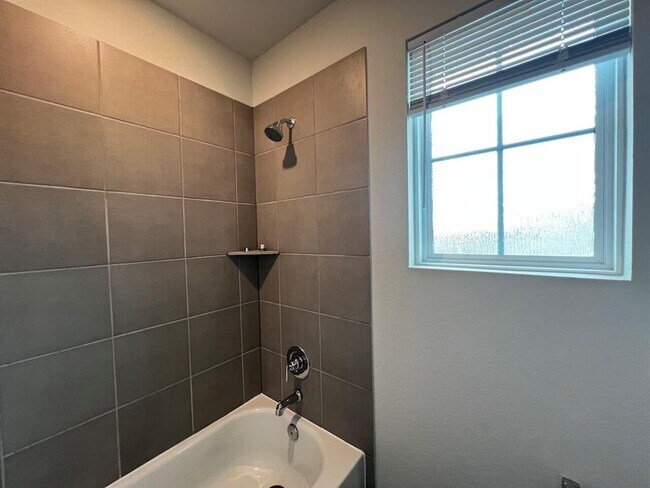 Building Photo - 1509 Deering Run