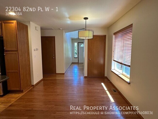 Building Photo - 22304 82nd Pl W
