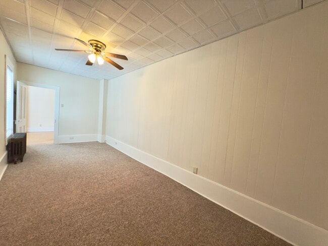 Building Photo - 717 Warner Ave