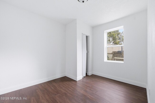 Building Photo - 1715 Brackland St