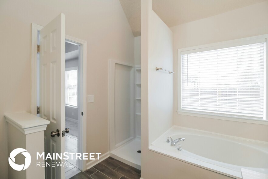 Building Photo - 148 Parkside Dr