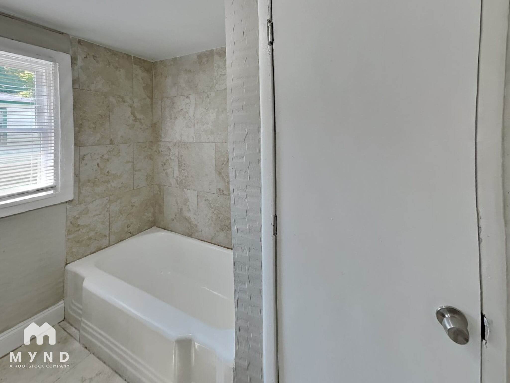 Building Photo - 4313 Kendall Ave