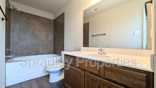 Building Photo - 505B Kacie Dr