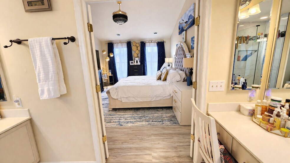 Building Photo - 11401 Rolling Green Pl