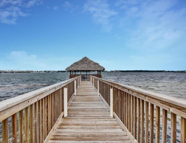 Building Photo - 51 N Lakeshore Dr