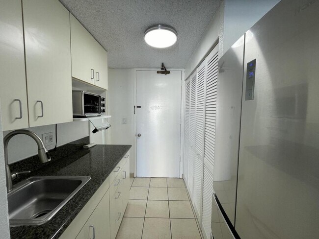 Building Photo - 445 Seaside Ave