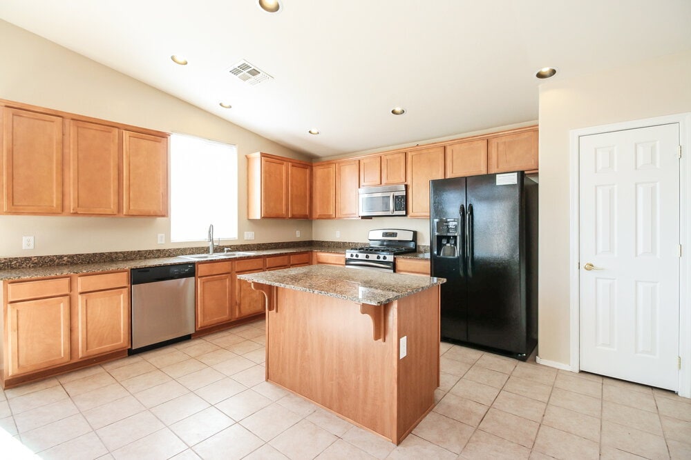 Building Photo - 12465 N Stone Ring Dr