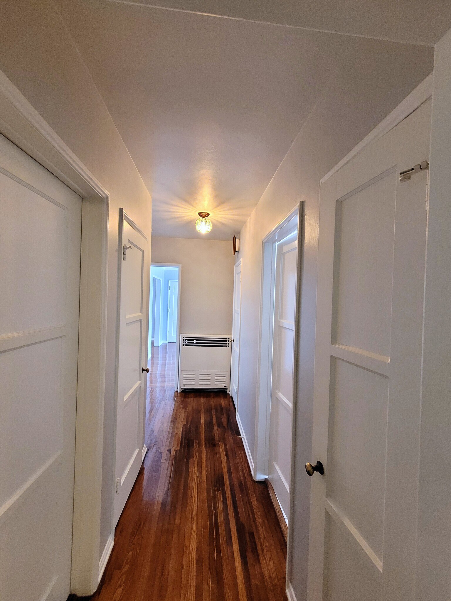 Building Photo - 305 N Palm Ave