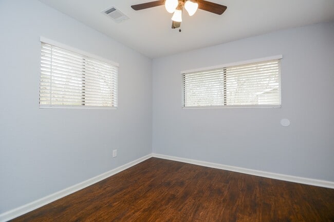 Building Photo - 51 Harbour Row Dr