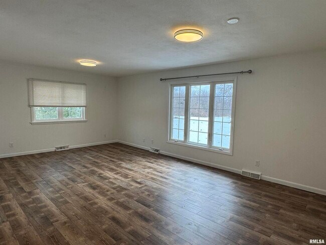 Building Photo - 3319 N Marquette St