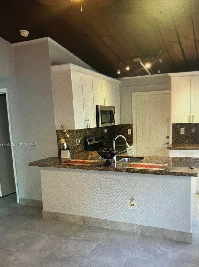 Building Photo - 320 Ipswich St