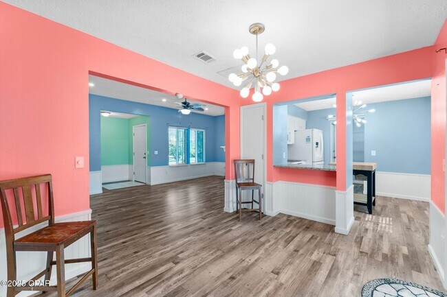 Building Photo - 1505 S Berthe Ave