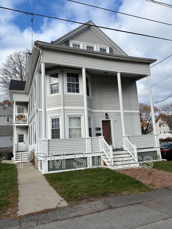 Building Photo - 19 Stephen St