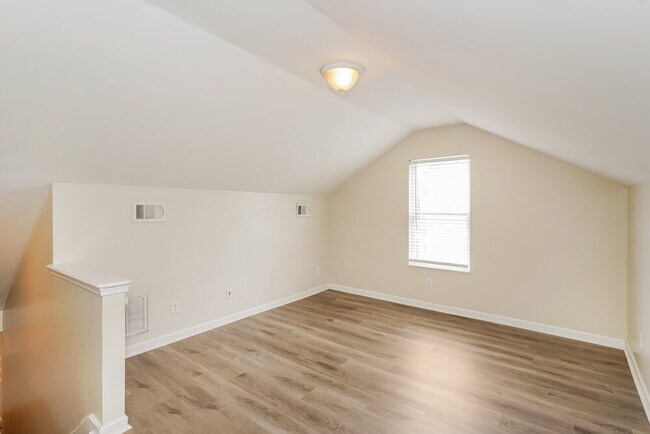 Building Photo - 2151 Erin Ln